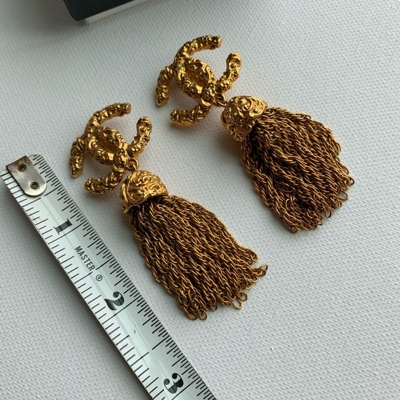 CHANEL Vintage ⭐️ RARE Real Gold Florentine Tassel Fringe Filigree Clip Earrings - Picture 9 of 16